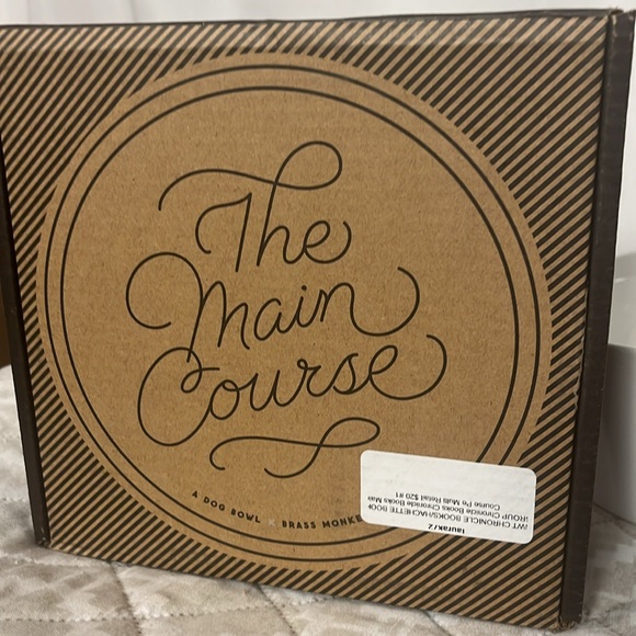 NIB NWT Brass Monkey White Ceramic Dog dish 44 0z. The Main Course 7” x 3” - Picture 3 of 8